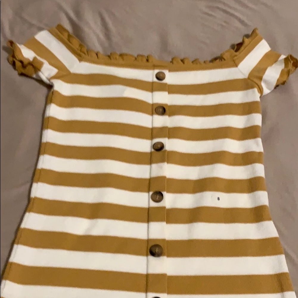 Cute crop top, off the shoulder